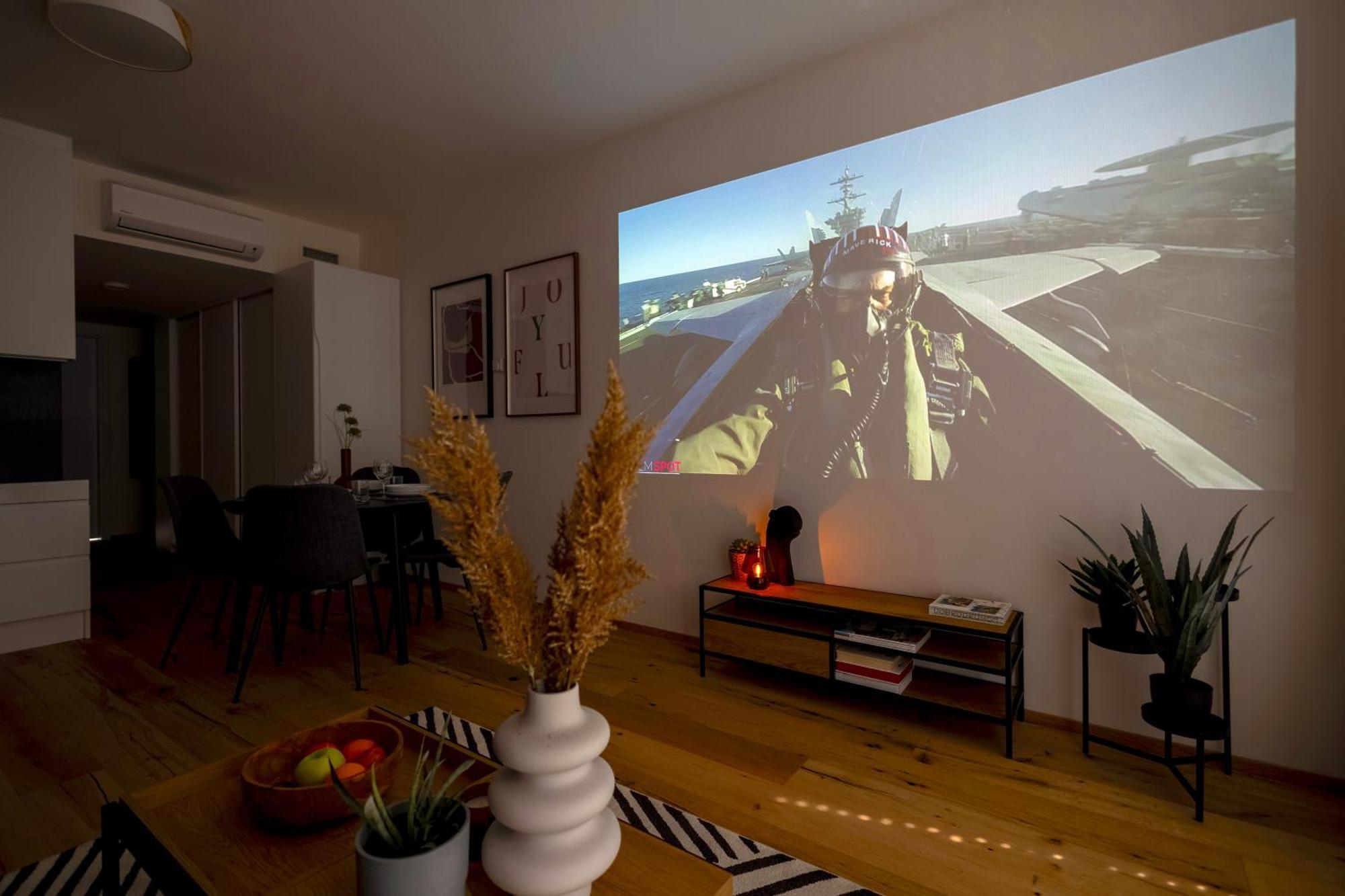 Stylish - Free Parking, Cinema, By Gravity Apartmán *